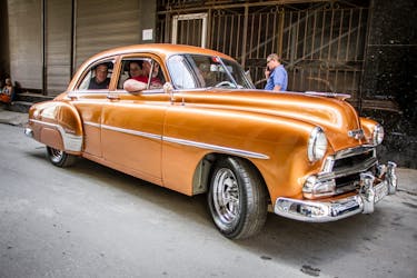 Visita Vinales in American Classic Car dall’Avana